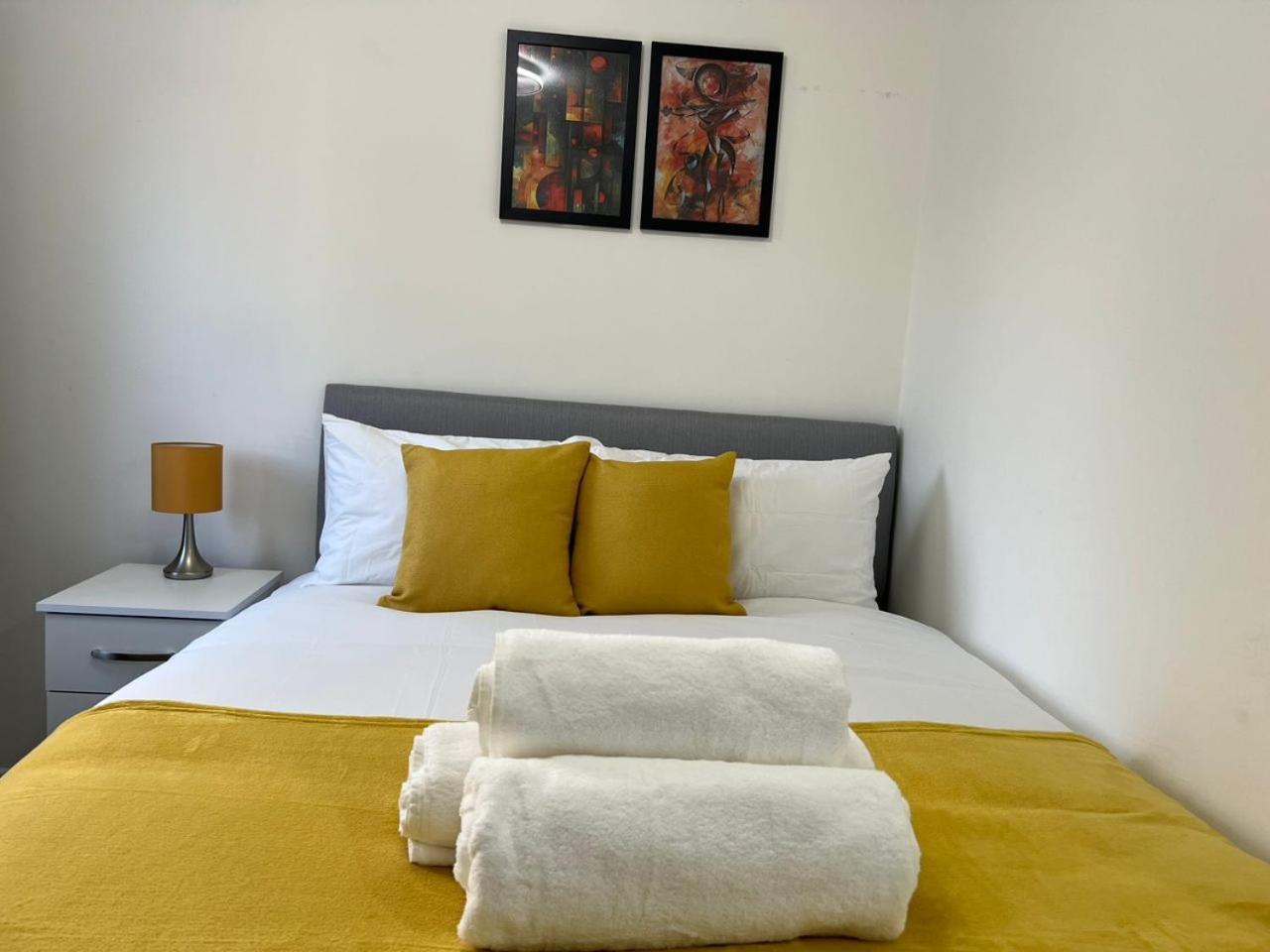 Spectacular Apartment Birmingham Room photo