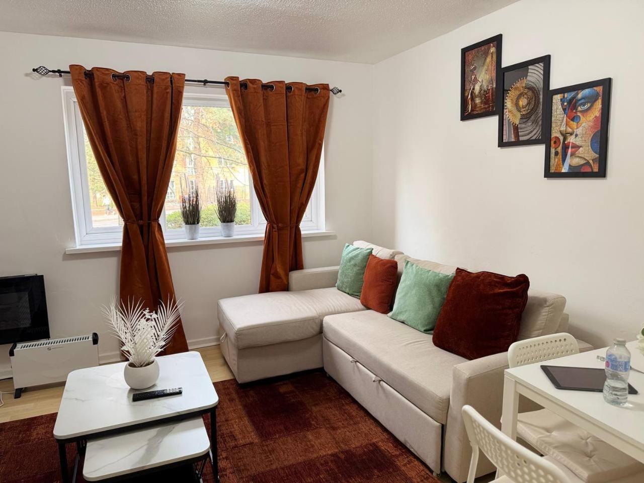 Spectacular Apartment Birmingham Room photo
